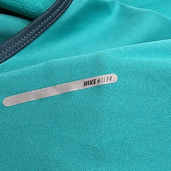 Nike Dri Fit size Large Women's Racerback Top Tank - Picture 5 of 5